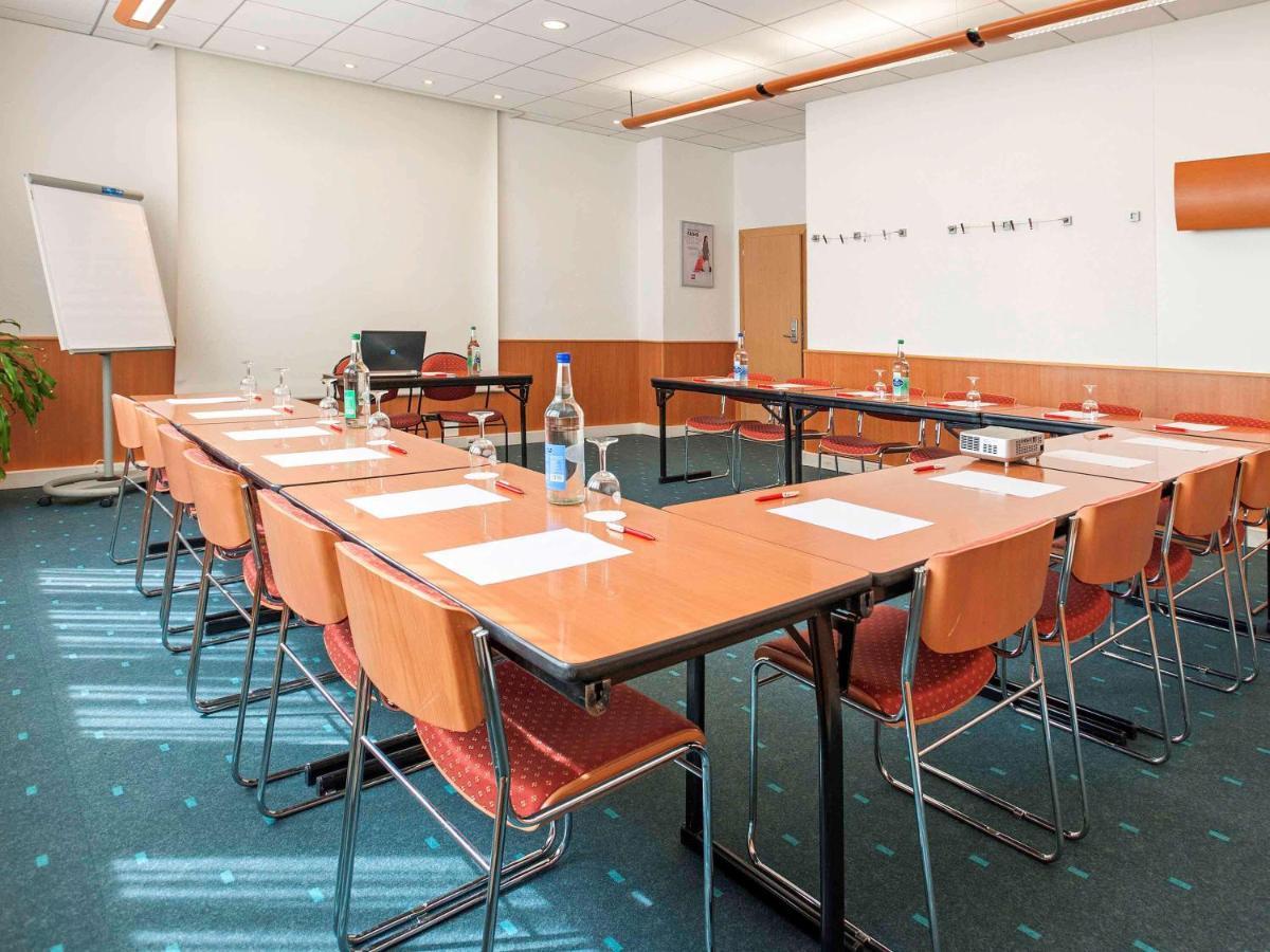 Ibis 3 Lacs Neuchatel Thielle Bagian luar foto
